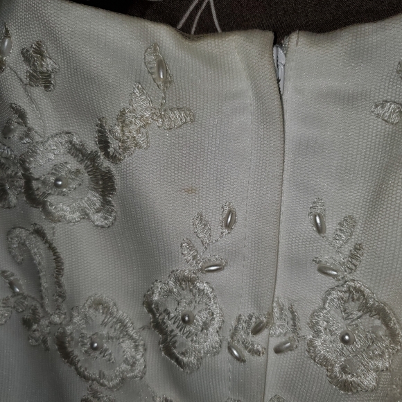 Flower Girl/ Little Girl's Formal Gown - Picture 8 of 9